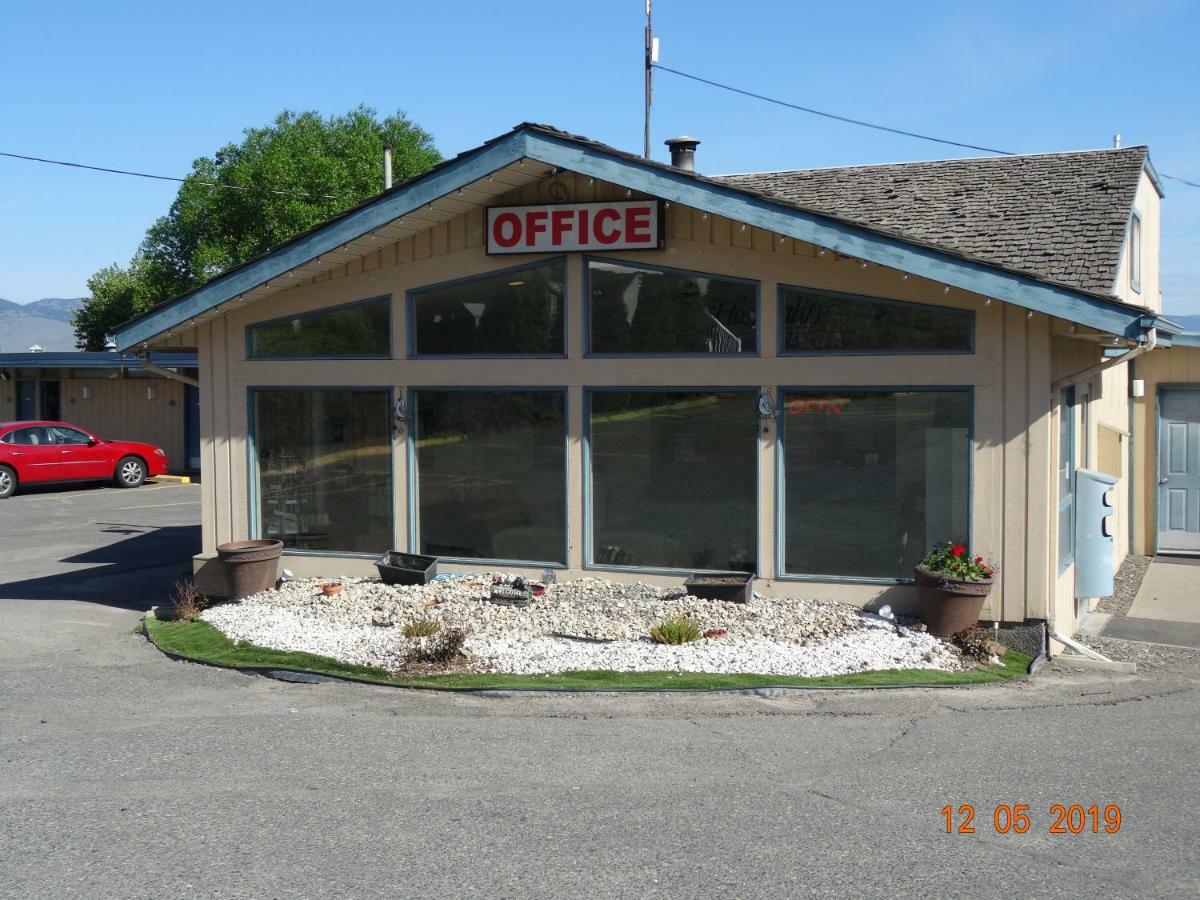 Hospitality Inn Kamloops Exterior photo