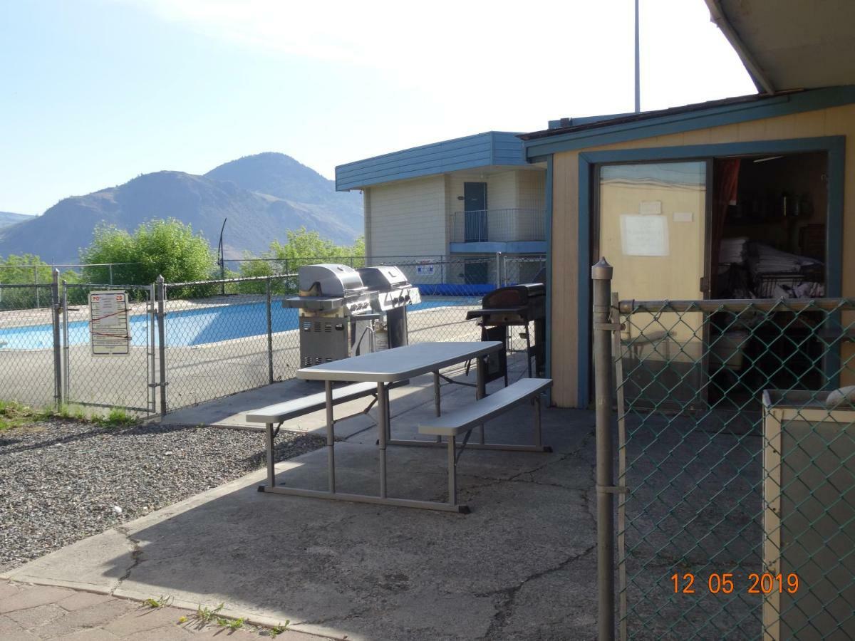 Hospitality Inn Kamloops Exterior photo